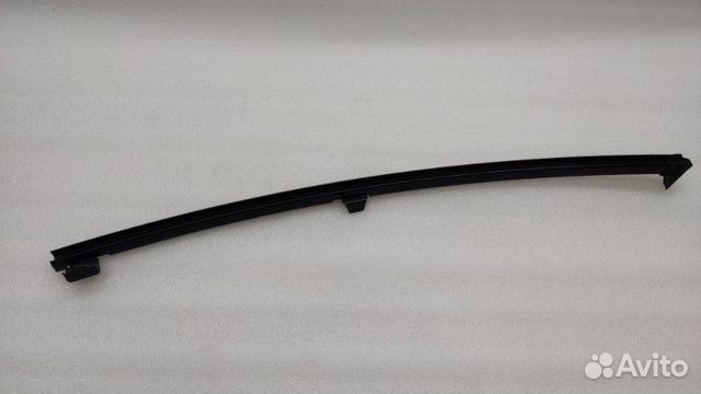 Направляющая стекла двери задняя правая Toyota