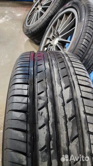 Yokohama Bluearth ES32 215/50 R17 95V