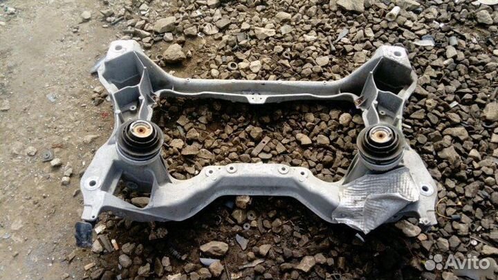 Подрамник Mercedes-Benz C-Class W203