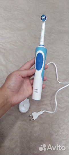 Зубная щетка Braun электрическая
