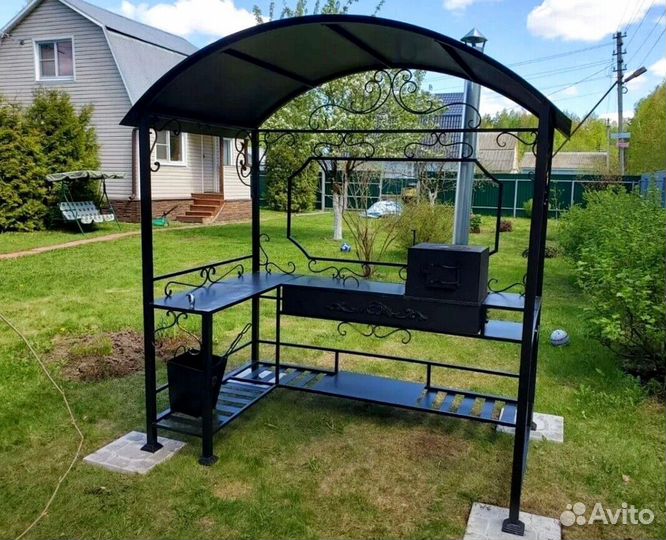 Мангал с крышей