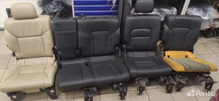 На запчасти 2 ряд сидений Lexus LX570