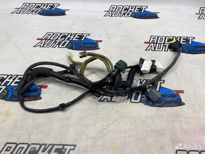 Проводка двери задней правой Infiniti M37x