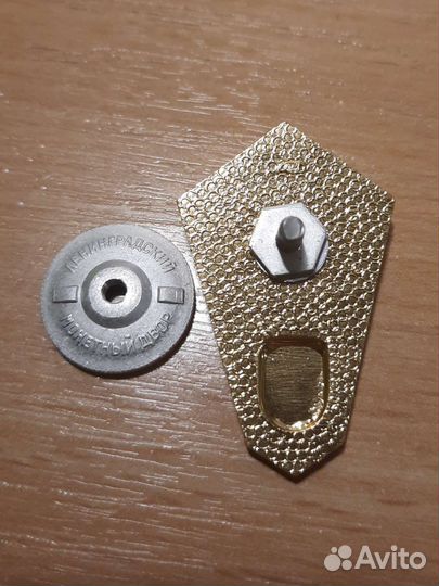 Значки Олимпиада 80 Москва лёгкие