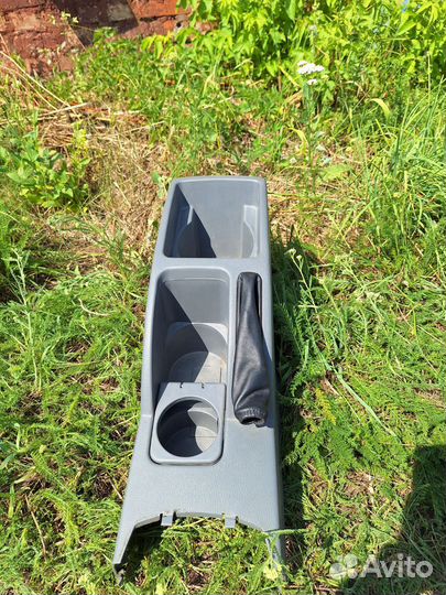 Подлокотник