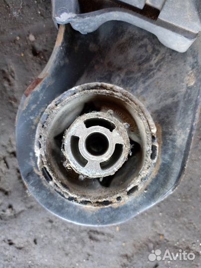 Рычаг подвески Volkswagen Jetta MK5