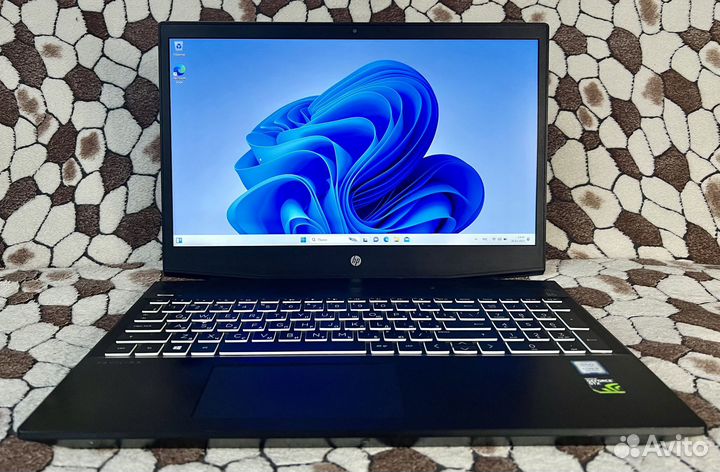 Ноутбук Hp Pavilion i5-8250U