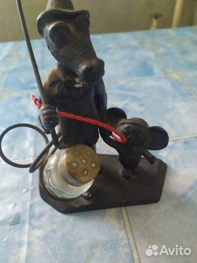 Продается статуэтка крокодил Гена с чебурашкой