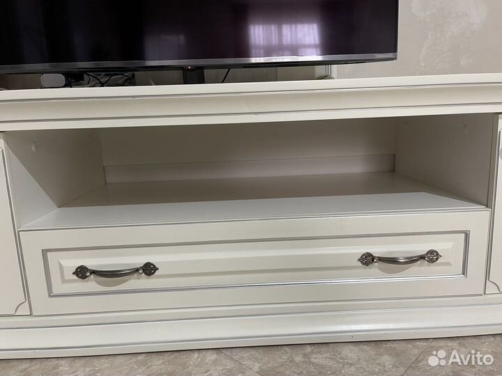 Тумба под телевизор