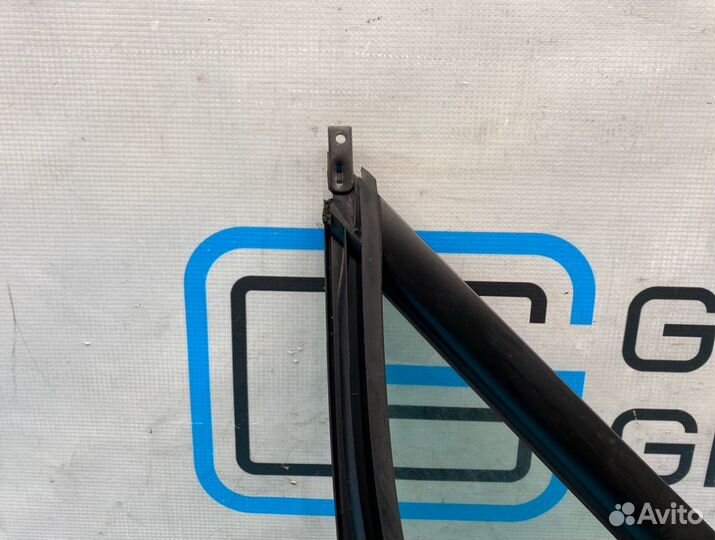 Стекло (форточка) переднее правое Porsche Cayenne