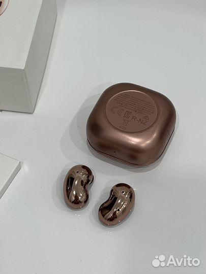 Беспроводные наушники Samsung Galaxy Buds Live