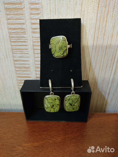 Комплекты ювел. Бижутерии с натур. Минералами