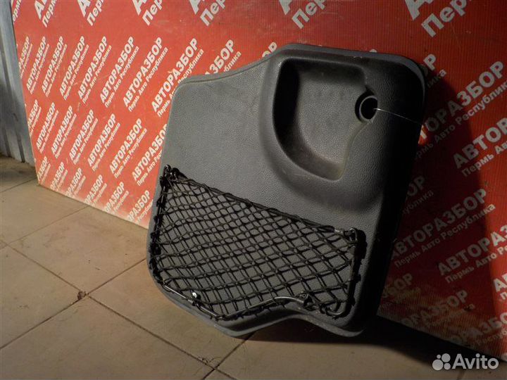 Обшивка двери багажника задняя правая LADA Largus