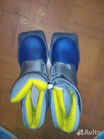 Лыжные ботинки