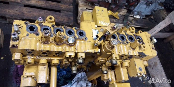 Гидрораспределитель Caterpillar CAT330DL