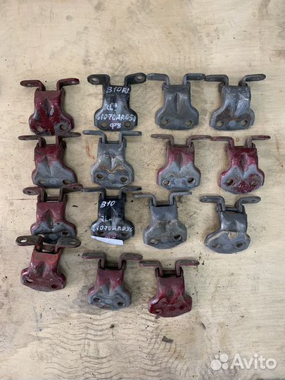 Дверные петли Subaru Legacy B10