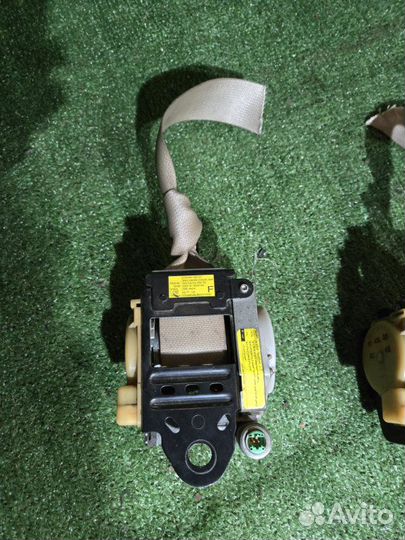 Ремень безопасности передний Toyota Land Cruiser