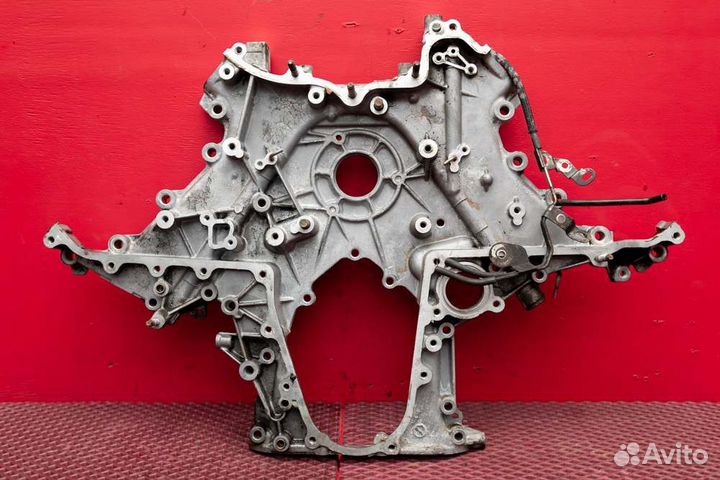 Крышка двигателя передняя Toyota Land Cruiser 200