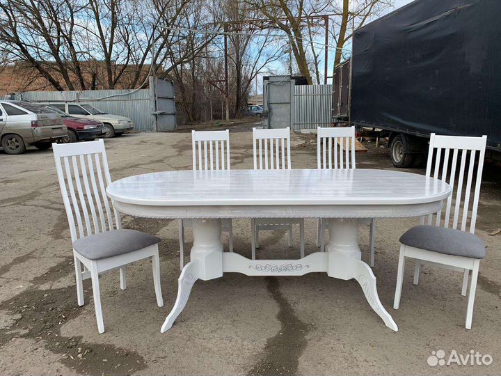 Стол 17000, стул 2500