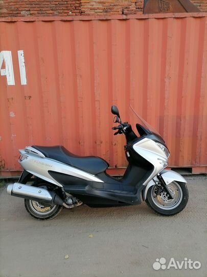 Suzuki burgman 200