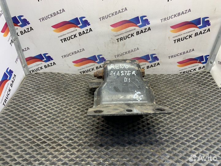 8200785137 Кронштейн крепления задней рессоры