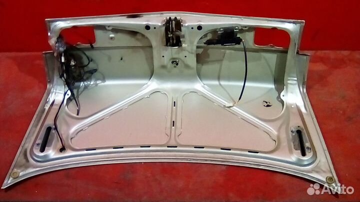 Крышка багажника Ваз 2110 Лада серебристо желтая