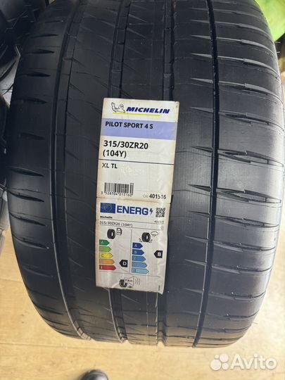 Michelin Pilot Sport 4 S 315/30 R20 и 285/35 R20 104Y