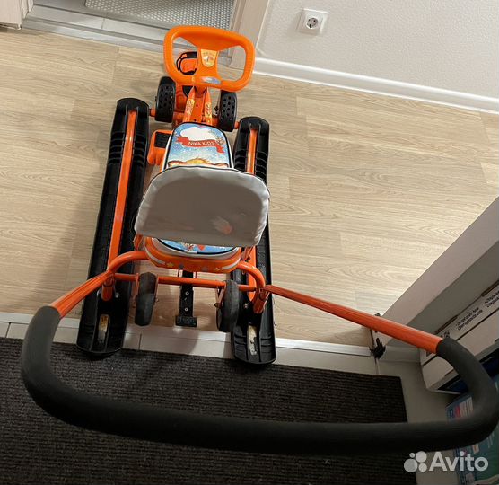 Снегокат с выдвижными колесами и ручкой