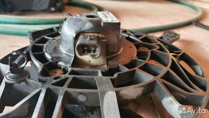 Вентилятор охлаждения Ford Fiesta Mk6, Mk7 1843123