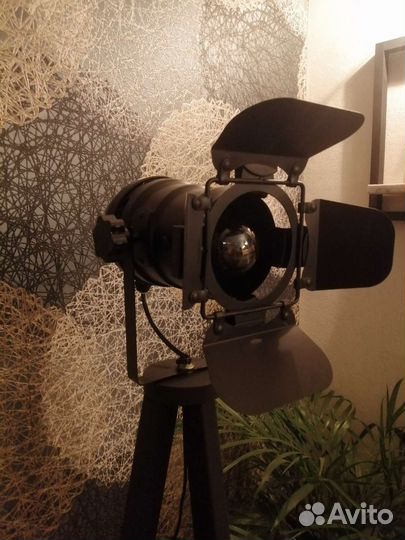 Торшер с лампой прожектор в стиле лофт