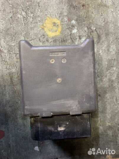 Блок управления бензонасосом Volkswagen Skoda