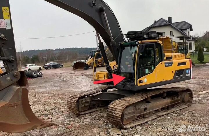 Стекло лобовое нижнее на экскаватор Volvo EC 300