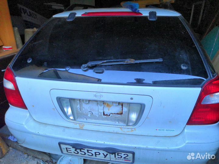 Дверь от ниссан цифиро