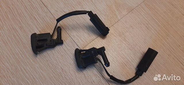 Форсунка омывателя лобового стекла BMW X3 E83