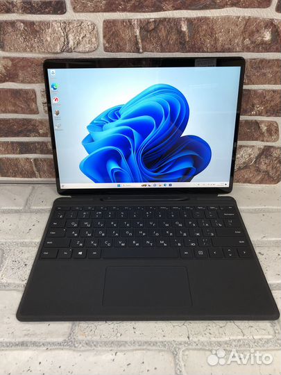 Планшет Microsoft Surface Pro X LTE