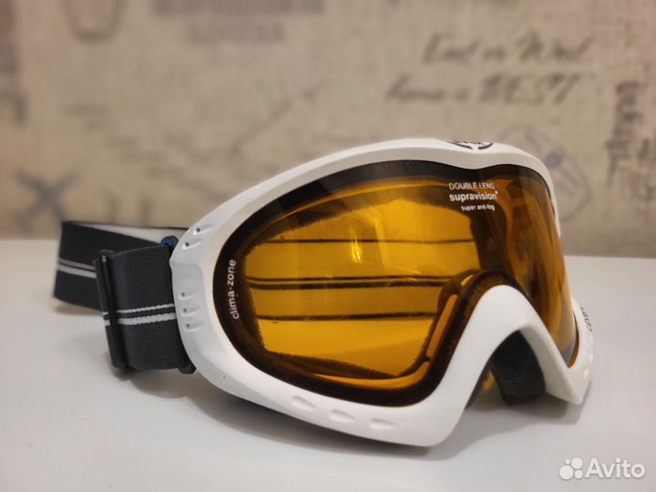 Горнолыжные очки uvex