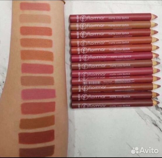 Карандаш-помада косметический для губ новый