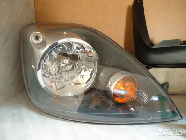 Фара правая корректор черная Ford Fiesta Фиеста