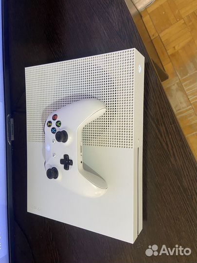 Xbox One s 1tb с играми