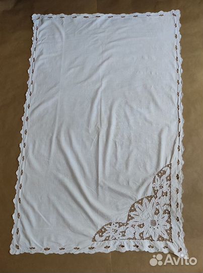 Старинные вышитые и вязанные салфетки-скатерти