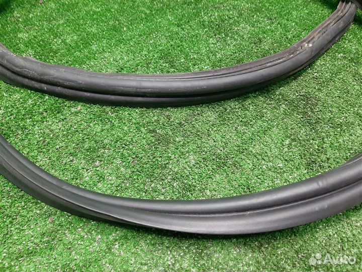 Уплотнитель проема багажника Mercedes Benz C-Clas