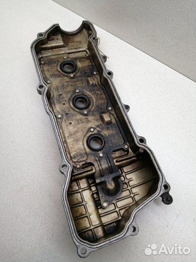 Крышка головки блока цилиндров Toyota Harrier