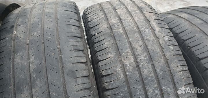 Michelin Latitude Tour HP 215/70 R16