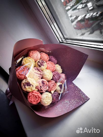 Свежий нежный И В наличии букет пионов