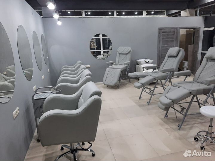 Парикмахерское кресло