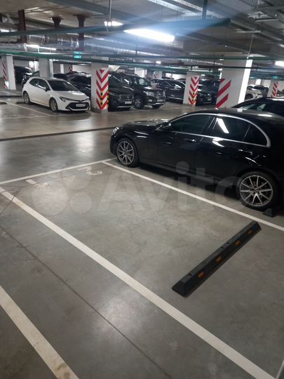 Машиноместо, 13 м²