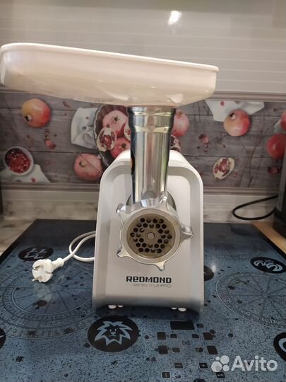 Мясорубка Redmond RMG-1216-8