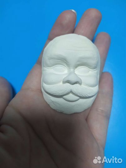 Большое лицо Деда Мороза