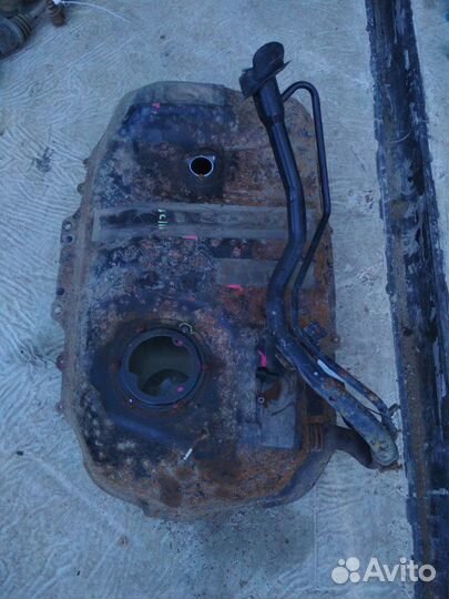 Бак топливный Citroen C-Crosser 2.4 2011