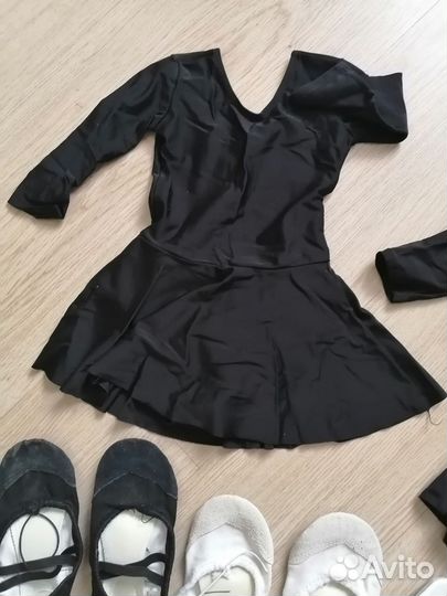 Купальник для танцев чёрный и чешки